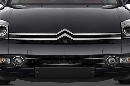 Citroen C6 (Baujahr 2009) Exclusive 4 Türen Kühlergrill und Scheinwerfer
