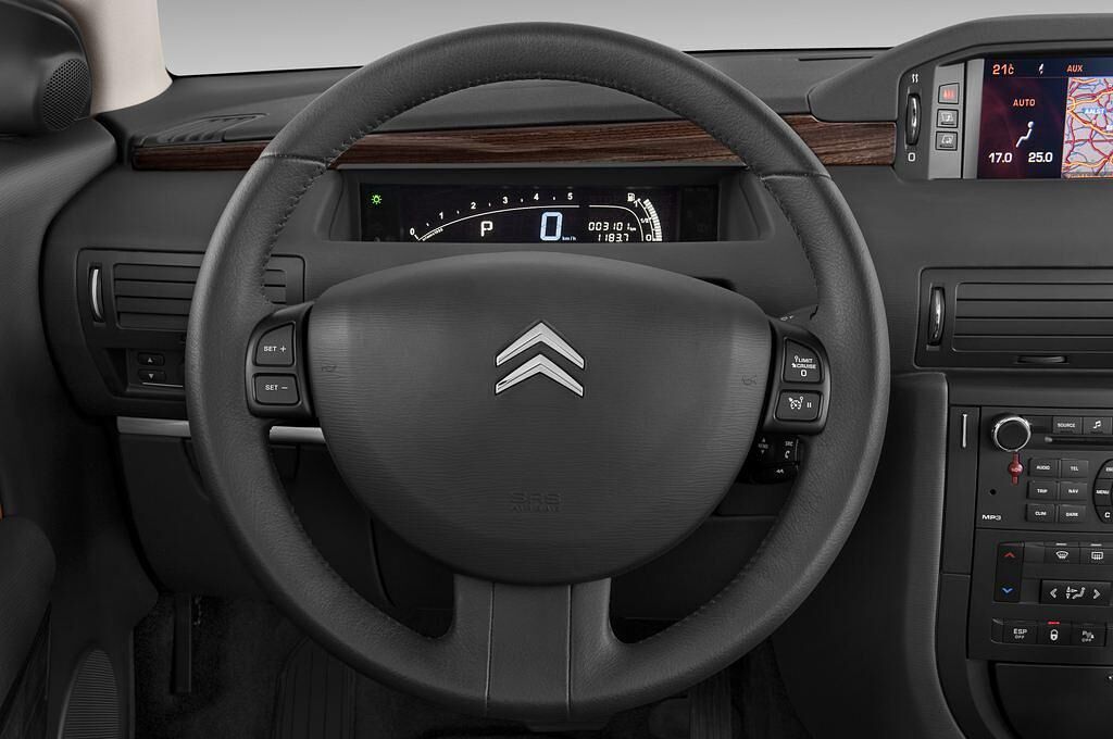 Citroen C6 (Baujahr 2009) Exclusive 4 Türen Lenkrad