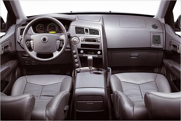 Vorne bietet der Kyron reichlich Platz