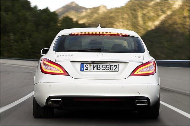 Die LED-Rückleuchten teilt sich der Shooting Brake mit dem herkömmlichen CLS