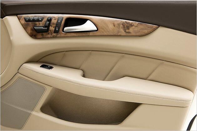 Kunden haben die Wahl zwischen zahlreichen Holzdekoren