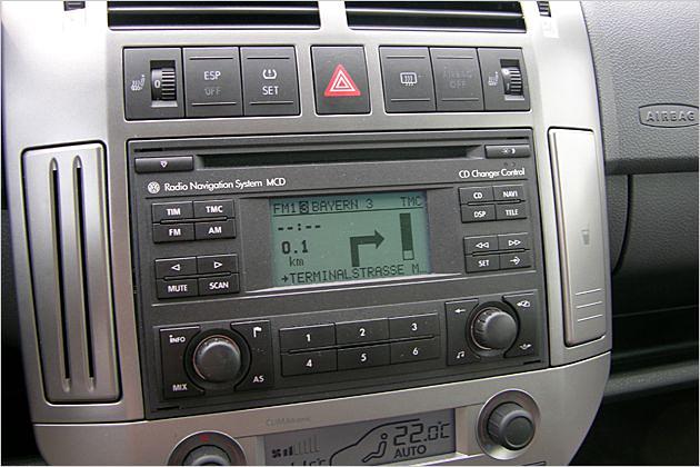 Das Navigationssystem mit Monochrombildschirm kostet 1.810 Euro Aufpreis