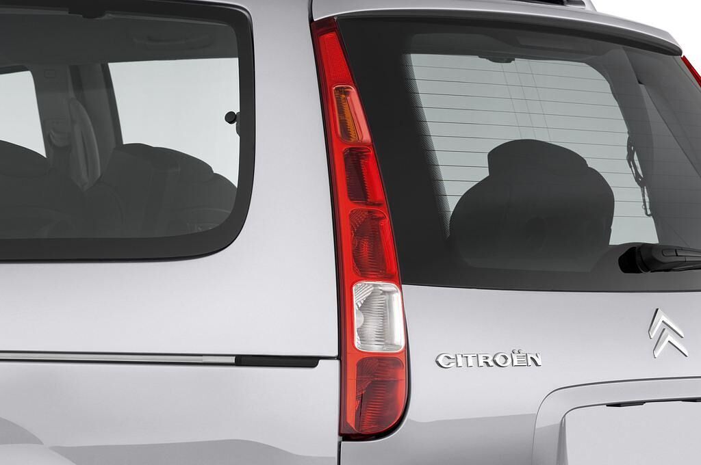 Citroen C8 (Baujahr 2010) SX 5 Türen Rücklicht
