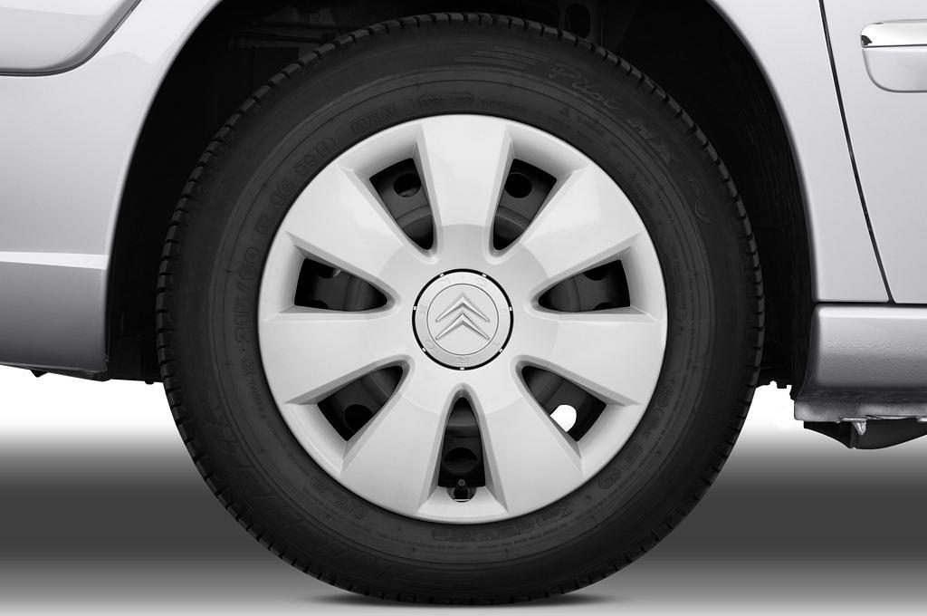 Citroen C8 (Baujahr 2010) SX 5 Türen Reifen und Felge