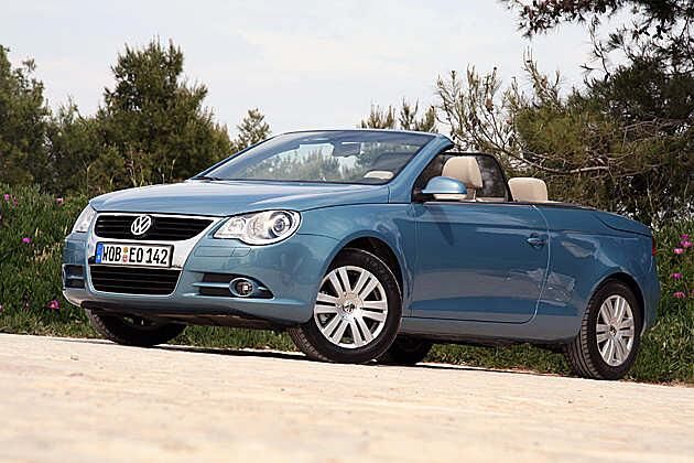 VW Eos: Der Newcomer mit Metall-Klappdach ist ab knapp 26.000 Euro zu haben