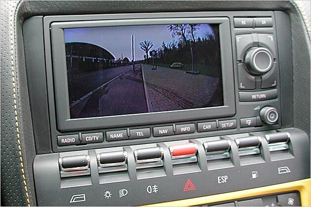 Komfortabel: Eine Rückfahrkamera hilft beim Einparken