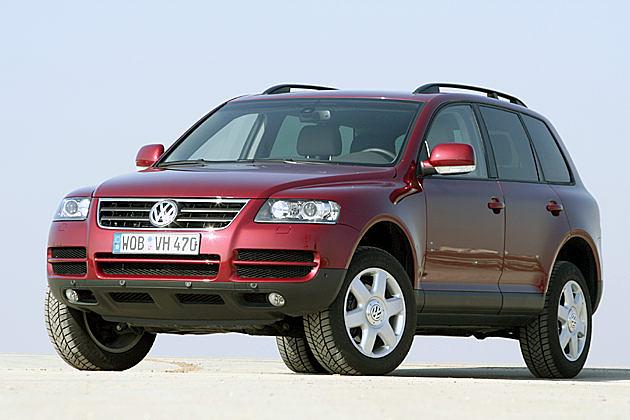Der Touareg mit seinen schmalen Leuchten sieht gut aus (Bild: Modelljahr 2006)