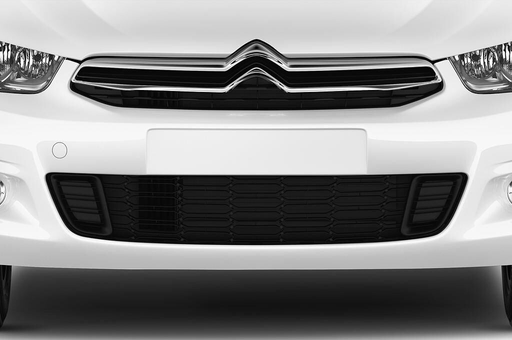 Citroen C-Elysee (Baujahr 2016) Selection 4 Türen Kühlergrill und Scheinwerfer