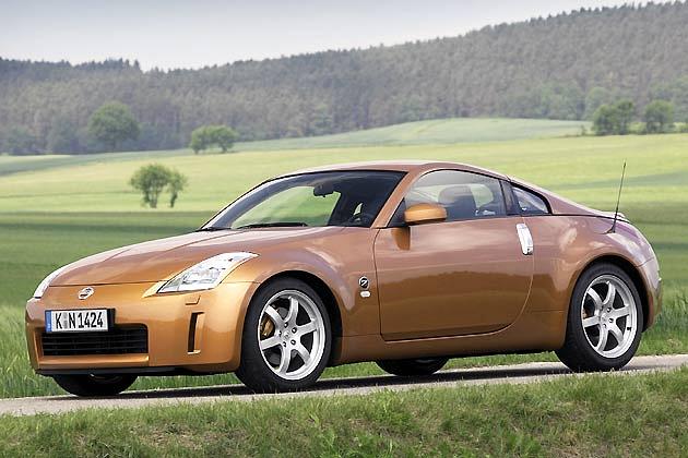 Dank der neuen Farbe Sunset-Orange ist der 350Z ein besonders auffälliges Auto