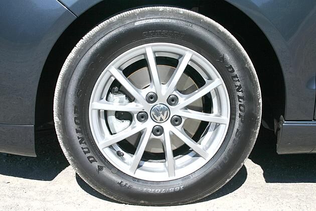 Die rollwiderstandsarmen 165er-Reifen senken den Spritverbrauch