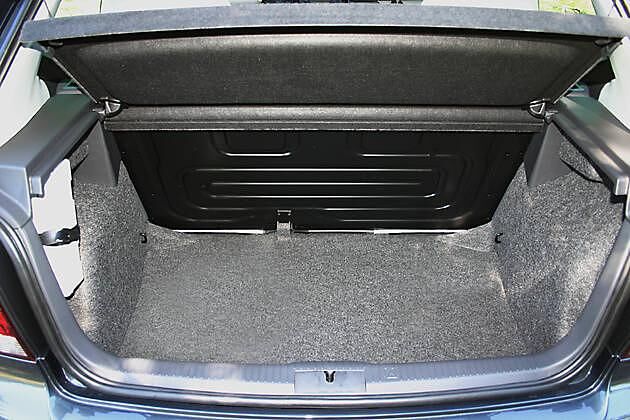 Der Platz im Kofferraum ist nicht besonders üppig