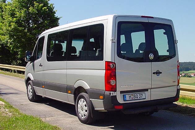 Kombi heißen bei Nutzfahrzeugen die verglasten Varianten  im Gegensatz zu den Kastenwagen