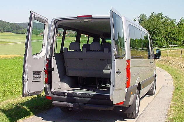 Auch bei voller Bestuhlung bleibt noch Platz für Gepäck