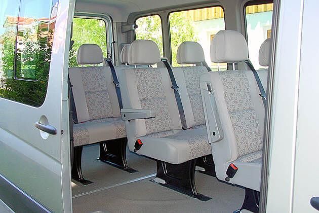 Unser Testwagen war mit neun Sitzen in vier Reihen ausgestattet