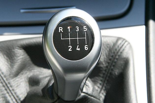 Der Gangwahl-Hebel liegt gut in der Hand und steuert die präzise Schaltung