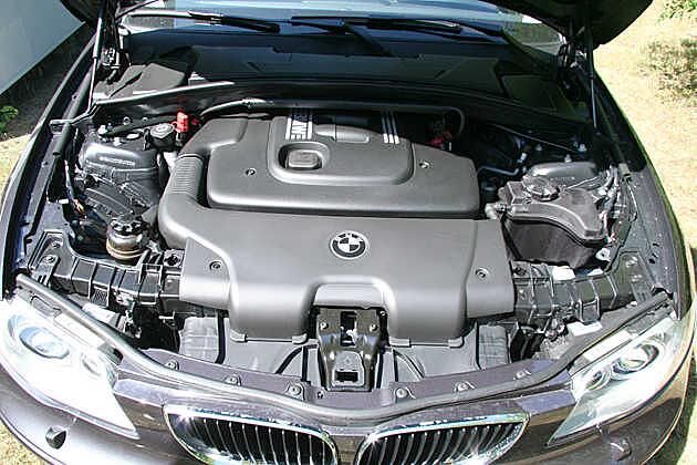 Unter dieser Abdeckung verrichtet der Selbstzünder sein ruhiges Werk