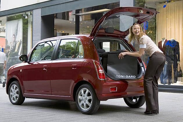 Platz für Einkaufstaschen im 167-Liter-Kofferraum