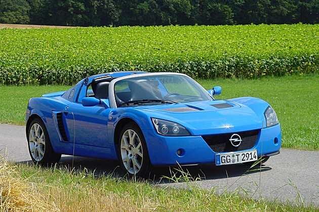 Auch die kantigen Karosserieformen des Speedster machen das Auto zum Männer-Roadster