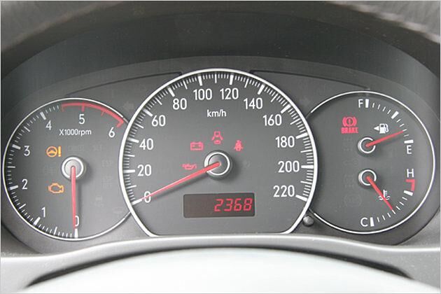 Die Instrumentierung ist übersichtlich und auf das Notwendige beschränkt