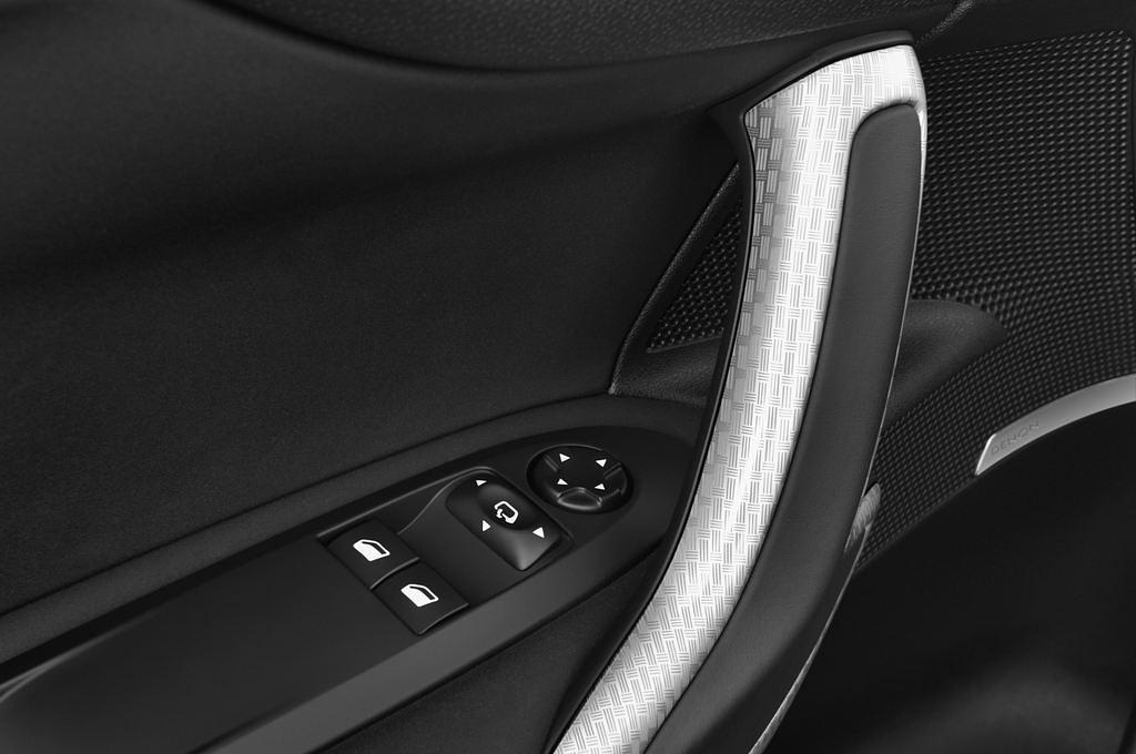 Citroen DS4 (Baujahr 2012) Sport Chic 5 Türen Bedienungselemente Tür