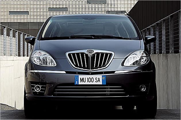 Markantestes Merkmal der neuen Musa-Front ist der reich verchromte Grill