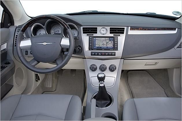 Neu im Angebot ist ein Touchscreen-Navi mit Festplatte