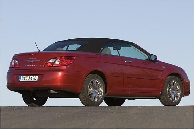 Geschmacks- oder Vernunftssache: Das Stoff-Cabrio kostet 2.620 Euro weniger