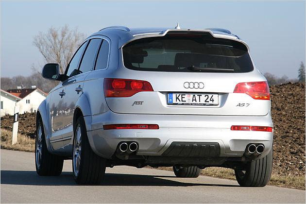 Satter Sound: Das getunte Triebwerk brüllt die Extra-PS durch die vierflutige Abgasanlage