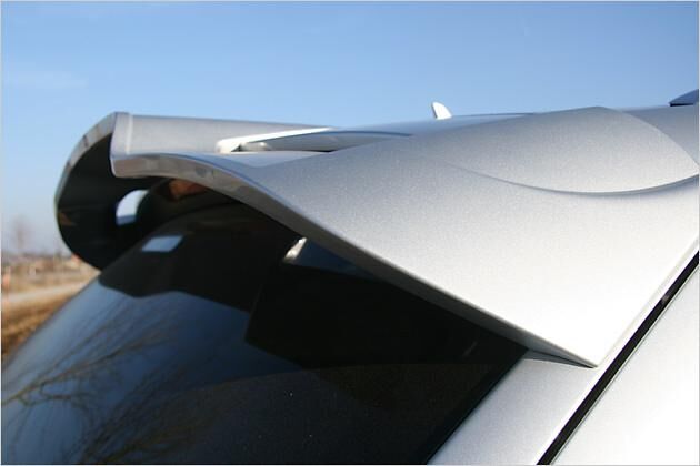 Der modifizierte Dachflügel wirkt überdimensioniert und unpassend