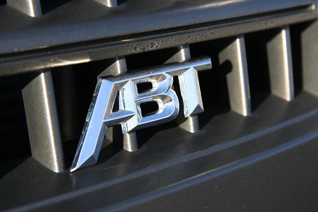 Der Schriftzugt Abt verrät, dass sich etwas Besonderes unter der Haube versteckt