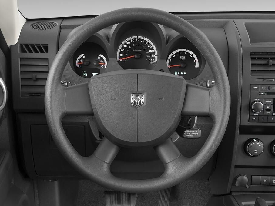 Dodge Nitro (Baujahr 2009) SE 5 Türen Lenkrad