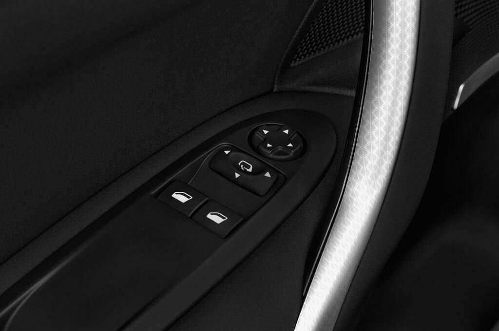 DS DS4 Crossback (Baujahr 2016) - 5 Türen Bedienungselemente Tür
