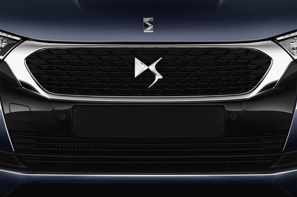 DS DS4 Crossback (Baujahr 2016) - 5 Türen Kühlergrill und Scheinwerfer