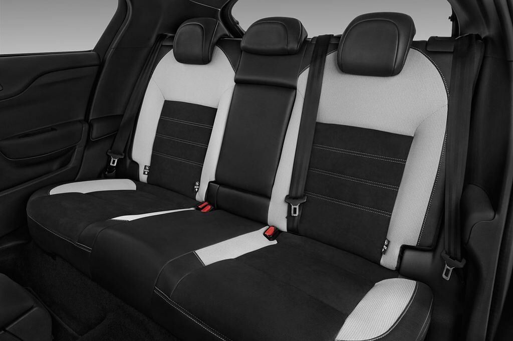 DS DS4 Crossback (Baujahr 2016) - 5 Türen Rücksitze