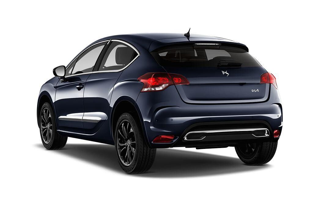 DS DS4 (Baujahr 2017) Opera Blue 5 Türen seitlich hinten