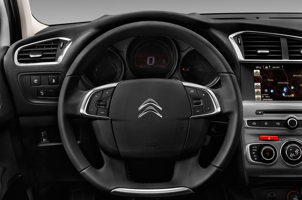 Citroen C4 (Baujahr 2016) Feel 5 Türen Lenkrad