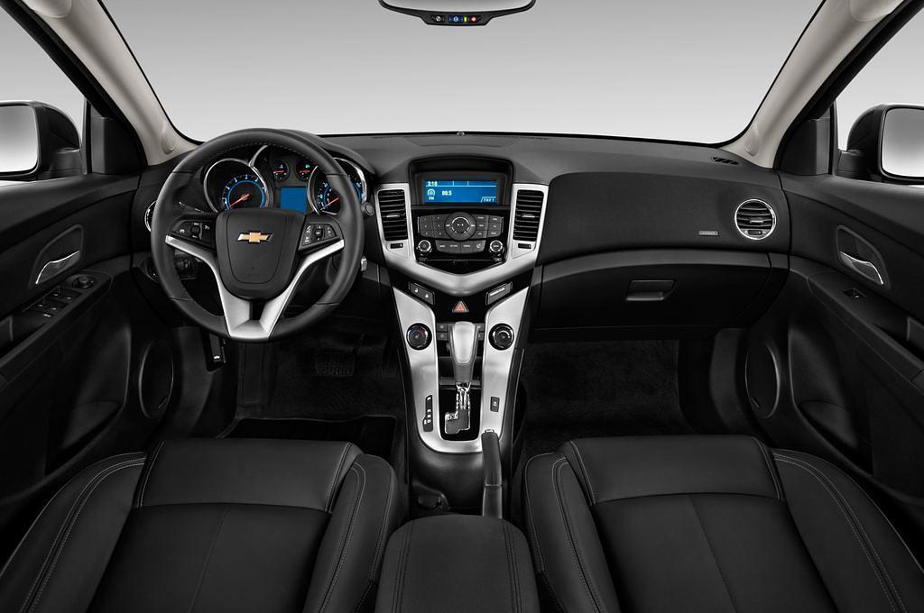 Chevrolet Cruze (Baujahr 2010) LT 4 Türen Cockpit und Innenraum