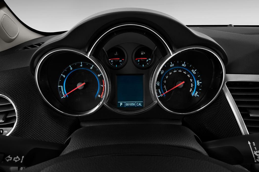 Chevrolet Cruze (Baujahr 2010) LT 4 Türen Tacho und Fahrerinstrumente