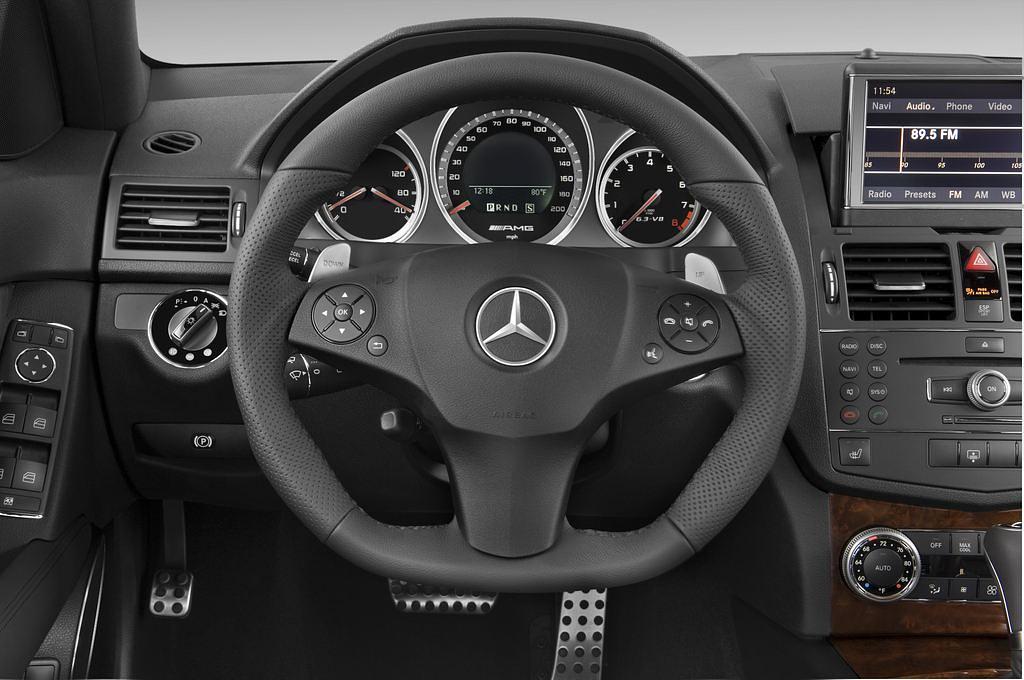 Mercedes C-Class (Baujahr 2010) AMG 4 Türen Lenkrad