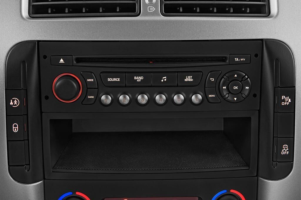 FIAT Scudo (Baujahr 2015) 2.0 Multijet 130 Dpf L1H1 Ex 5 Türen Radio und Infotainmentsystem