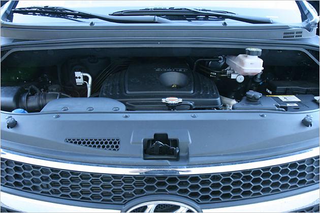 Etwas versteckt liegt der 170 PS starke Common-Rail-Diesel