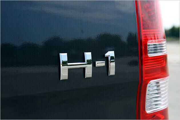 Für den H-1 Travel mit 170 PS verlangt Hyundai 27.858 Euro