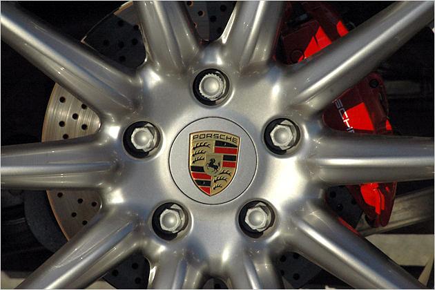 Immer rot lackiert: Die Bremssättel des Porsche Boxster S