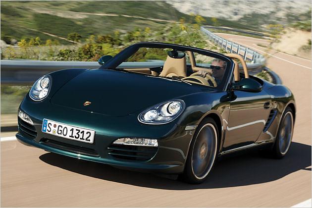 Die Höchstgeschwindigkeit ist beim Boxster S mit PDK bei 272 km/h erreicht, der Boxster ohne "S" (im Bild) kommt auf 261 km/h