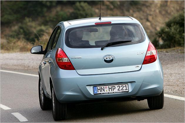 Die Motorisierung steht unten rechts an der Heckklappe