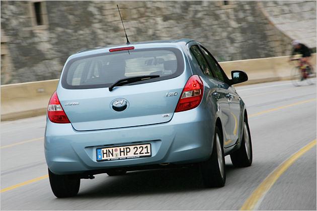 Für die rasante Kurvenfahrt ist das komfortable i20-Fahrwerk nicht gebaut