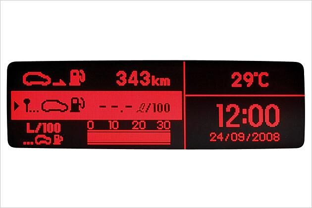 Der in der Mitte des Armaturenbretts positionierte Bordcomputer ist Bestandteil des Trend-Pakets
