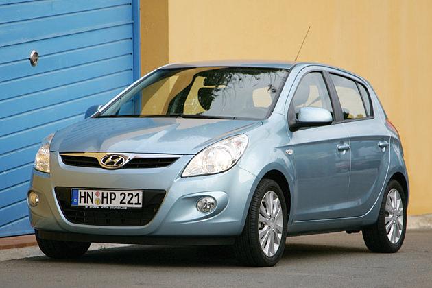 Den i20 gibt es ab günstigen 11.250 Euro, den Fünftürer ab 12.000 Euro