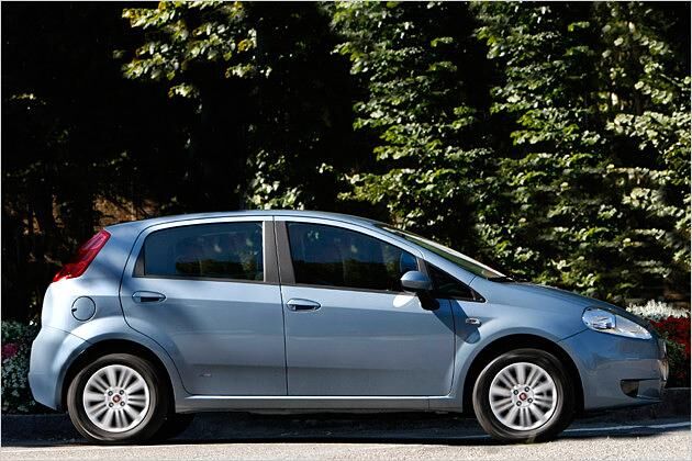 Leicht ansteigende Seitenlinie beim Grande Punto Natural Power