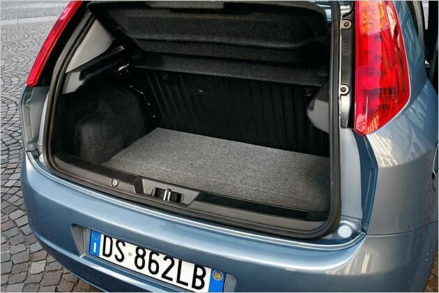 Bedingt durch den Gastank verringert sich das Kofferraumvolumen auf 200 Liter